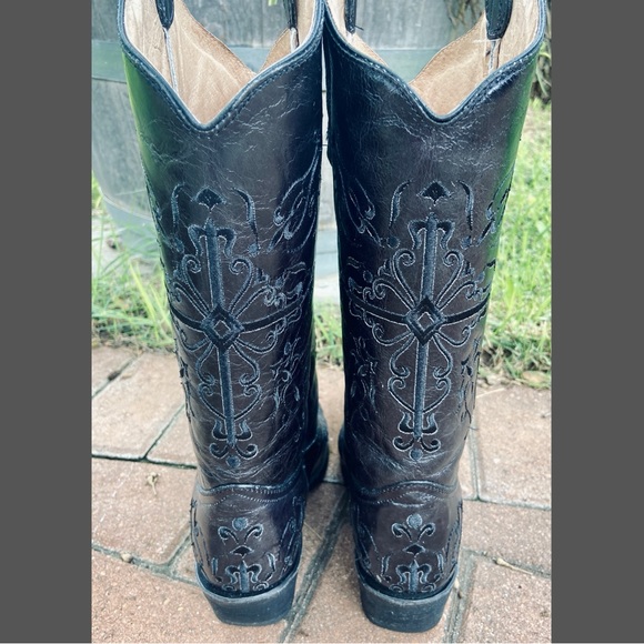 Boots - Circle G Women's Western Cross
Scroll Embroidered - Snip Toe - Black  10 - Picture 4 of 13